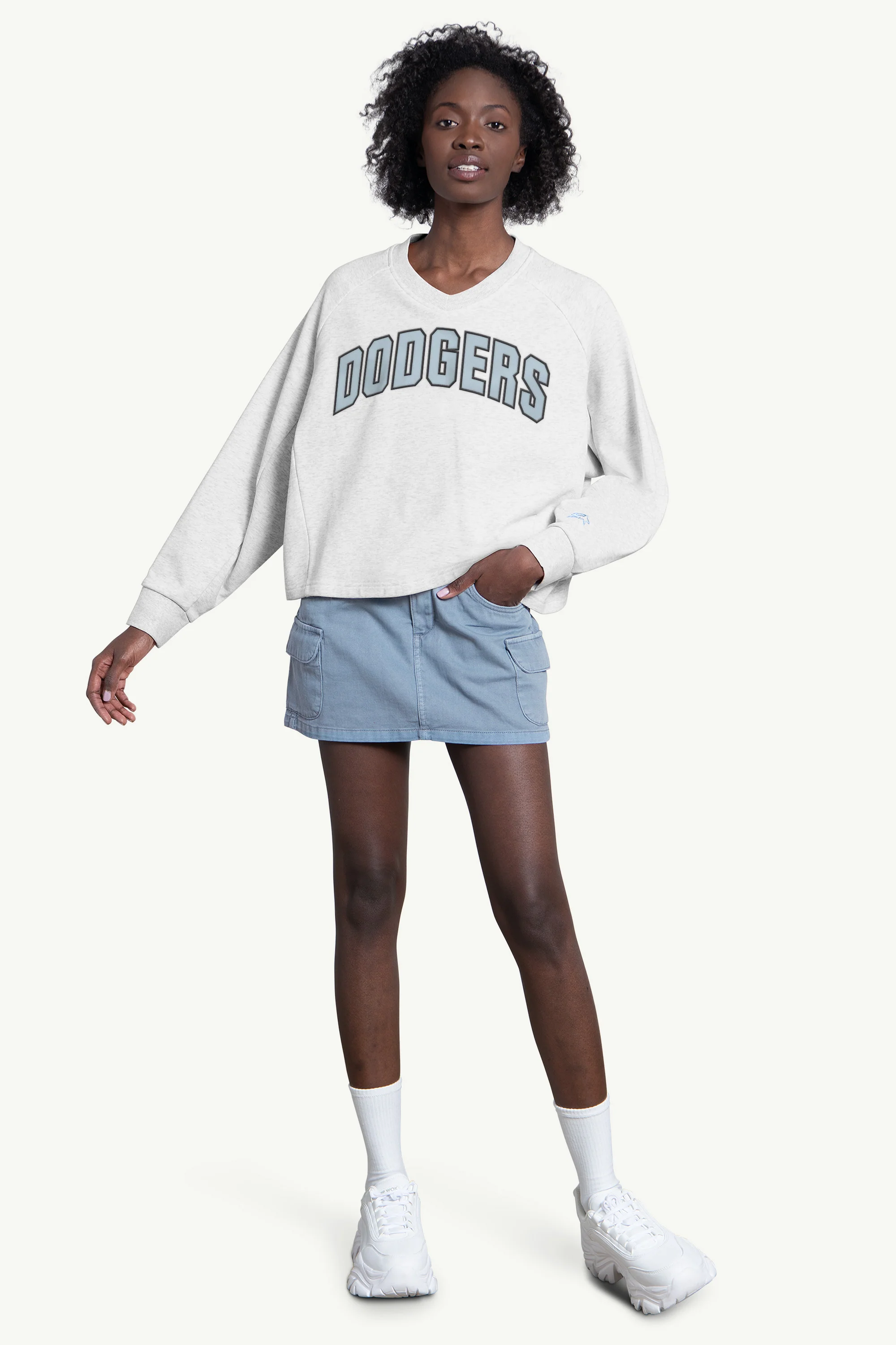 WOMENS LOS ANGELES DODGERS SHOW UP SWEATSHIRT - Image 3