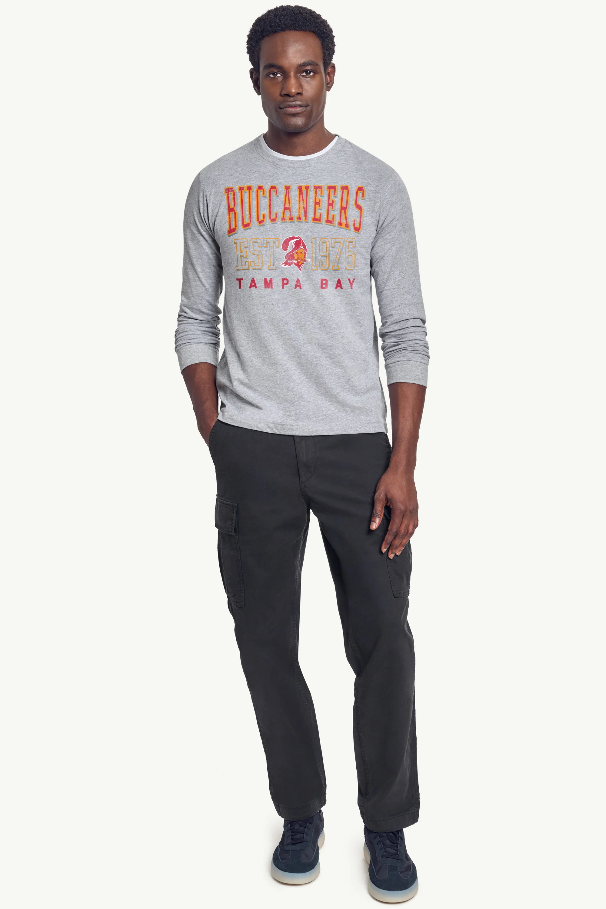 MENS TAMPA BAY BUCCANEERS RETRO LOGO LONG SLEEVE T SHIRT - Image 2