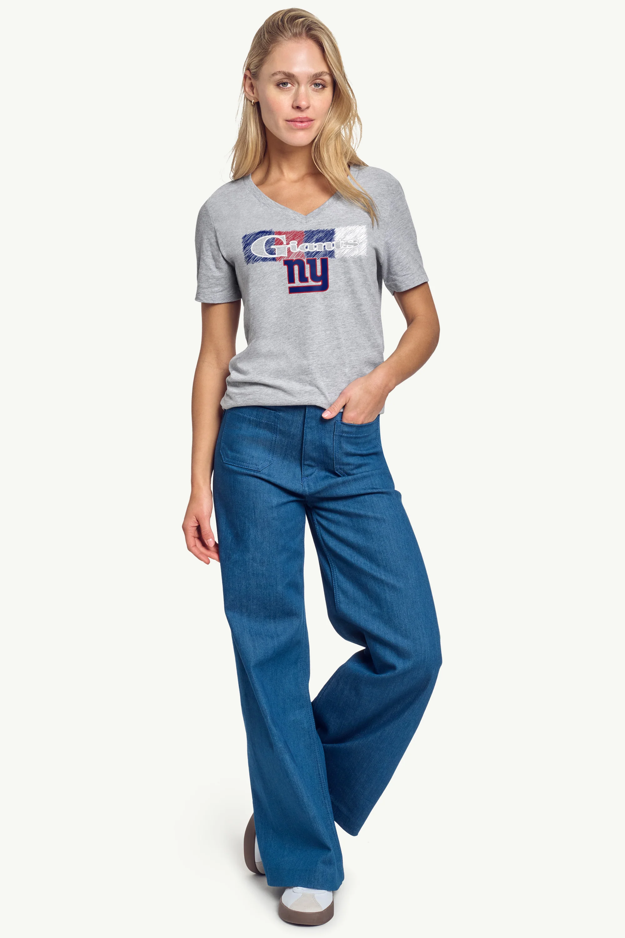 WOMENS NEW YORK GIANTS COLOR SHADING V-NECK T SHIRT - Image 2
